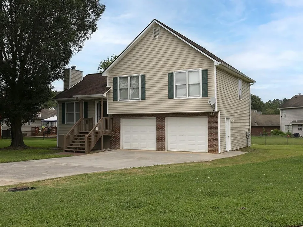 16 Huntcliff Drive Cartersville, GA 30121