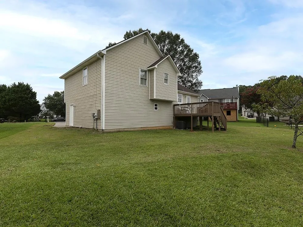 16 Huntcliff Drive Cartersville, GA 30121