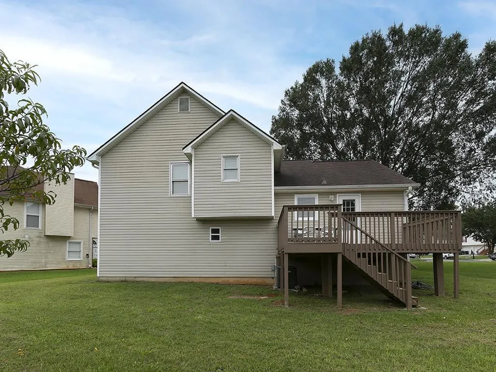 16 Huntcliff Drive Cartersville, GA 30121
