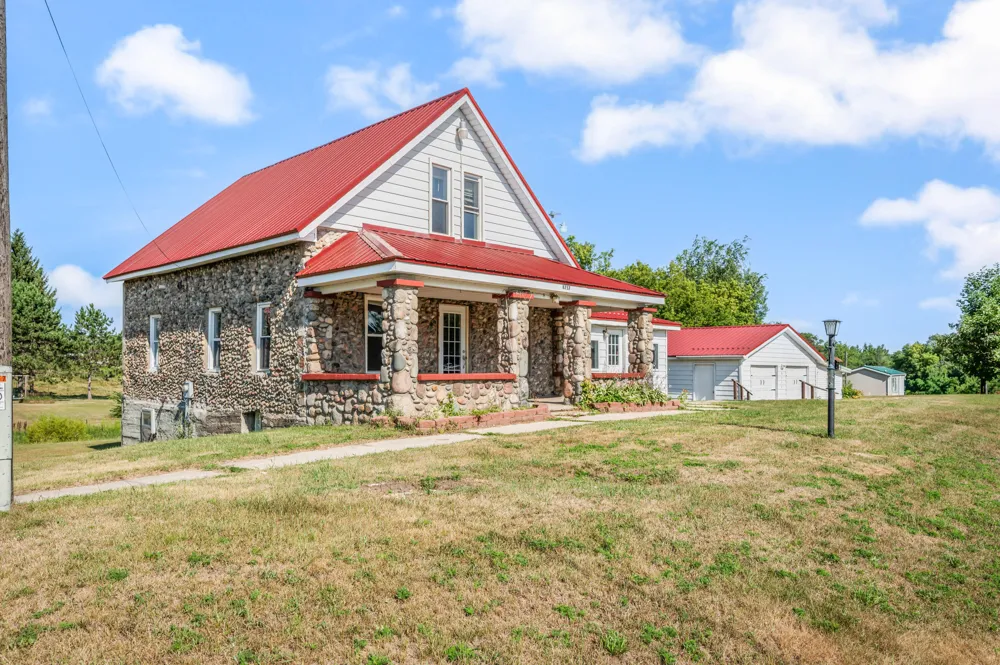 8757 Clare Avenue Harrison, MI 48625