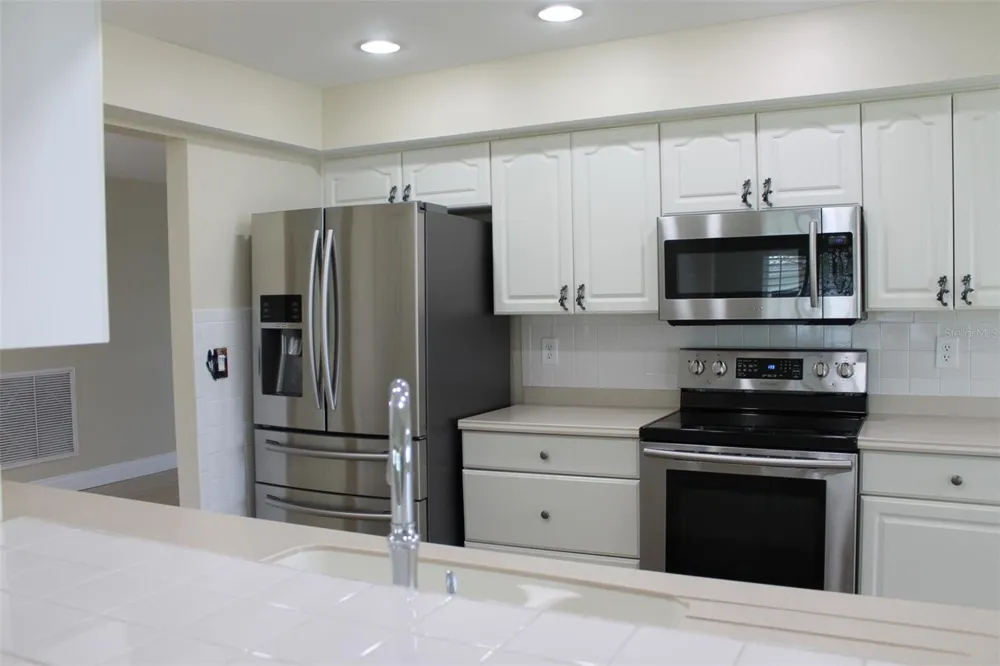 9045 40TH STREET Pinellas Park, FL 33782