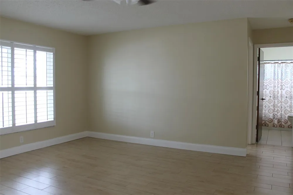 9045 40TH STREET Pinellas Park, FL 33782
