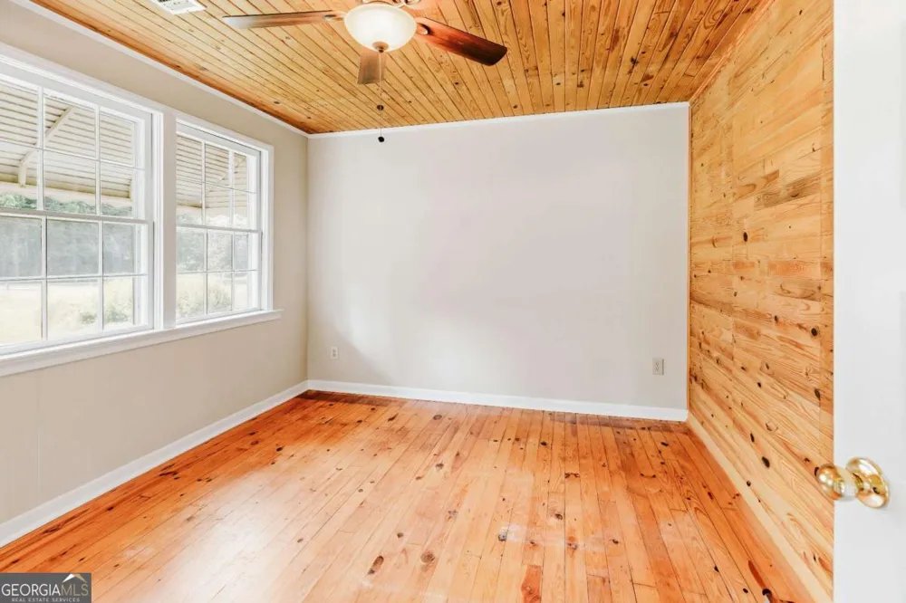 6 Burt RD Carlton, GA 30627