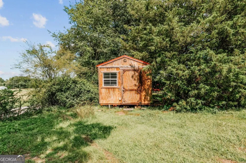6 Burt RD Carlton, GA 30627