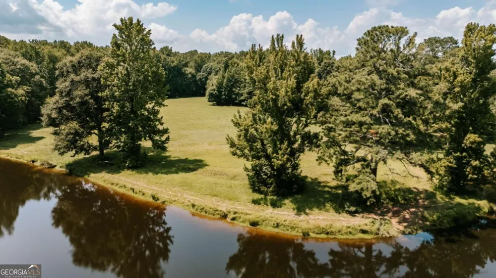 6 Burt RD Carlton, GA 30627