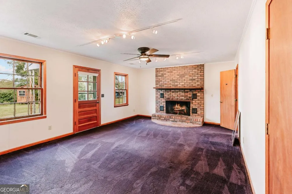 6 Burt RD Carlton, GA 30627