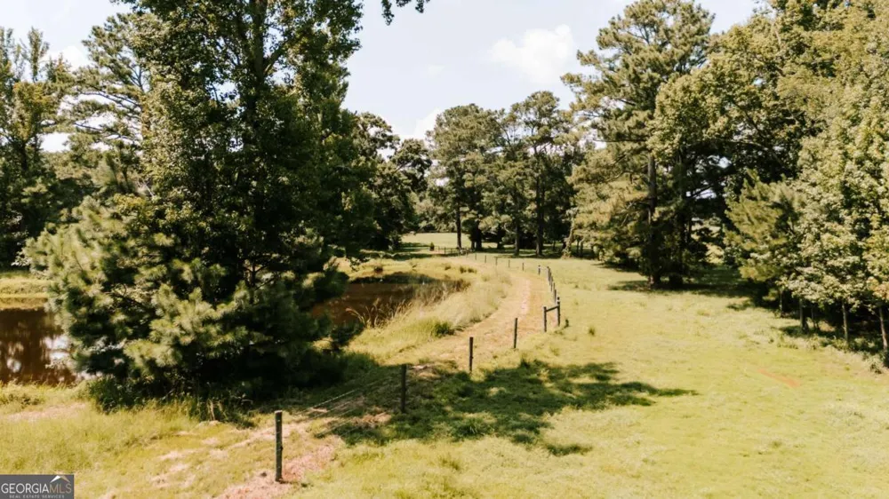 6 Burt RD Carlton, GA 30627