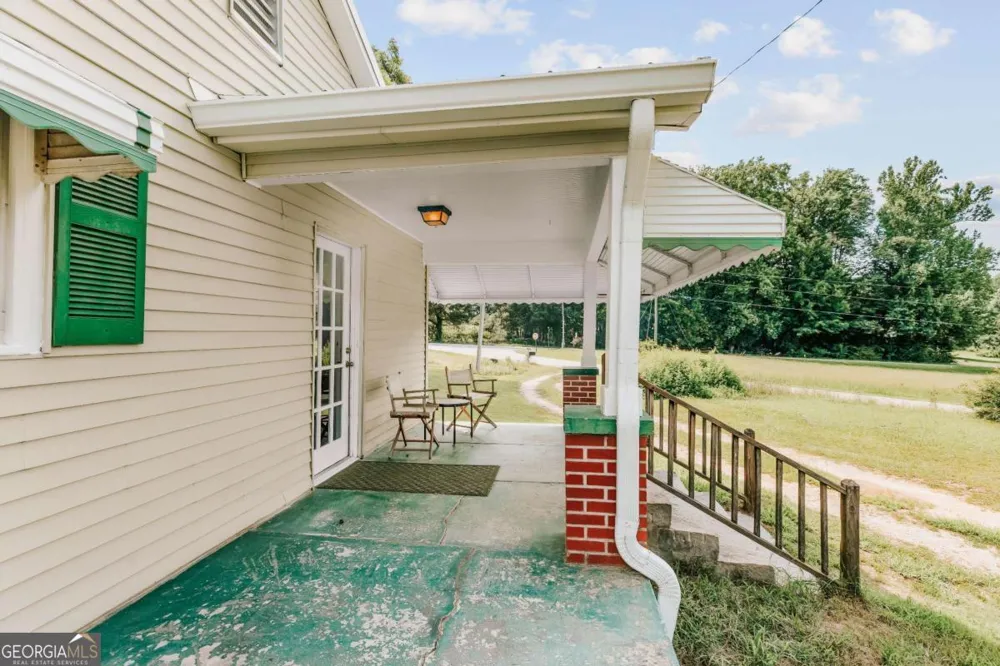 6 Burt RD Carlton, GA 30627