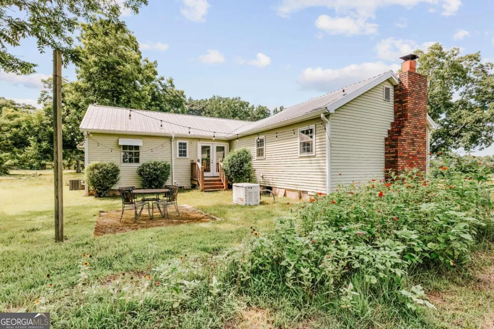 6 Burt RD Carlton, GA 30627