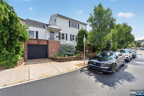 427 Kennedy Drive