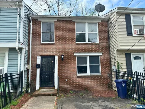 110-112 Pearl Street