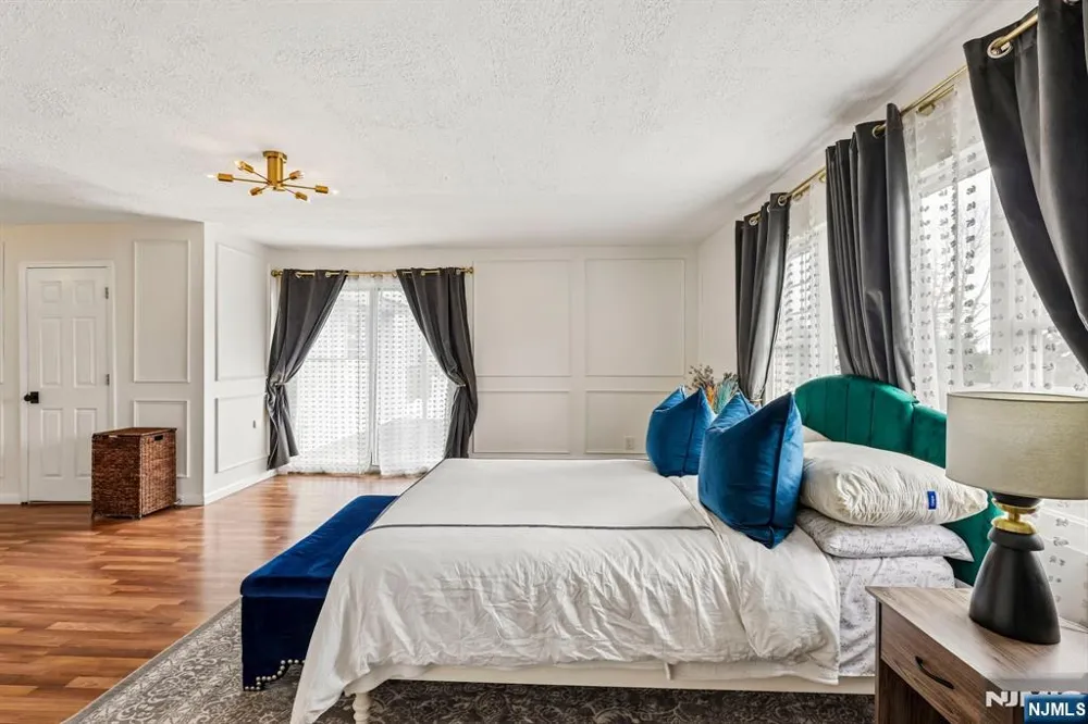 15 Musconetcong Avenue Hopatcong, NJ 07843