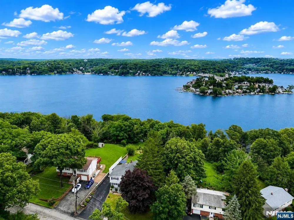15 Musconetcong Avenue Hopatcong, NJ 07843