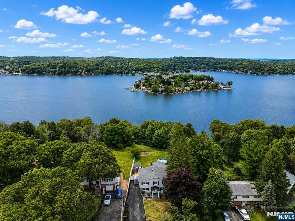 15 Musconetcong Avenue Hopatcong, NJ 07843