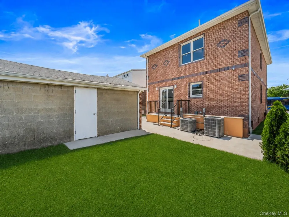8341 Little Neck Parkway Glen Oaks, NY 11004