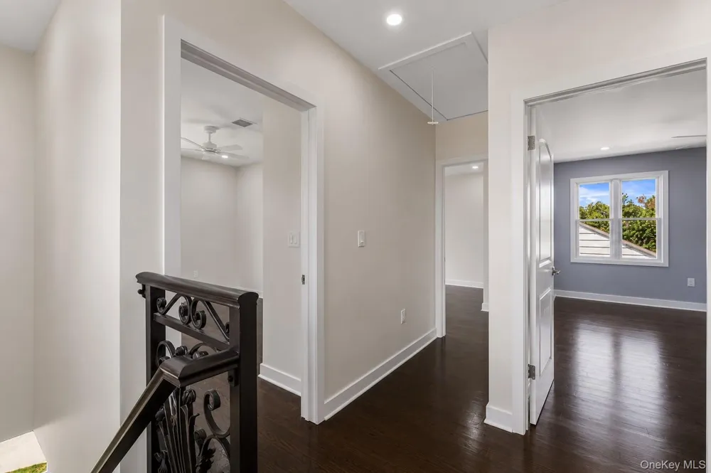 8341 Little Neck Parkway Glen Oaks, NY 11004