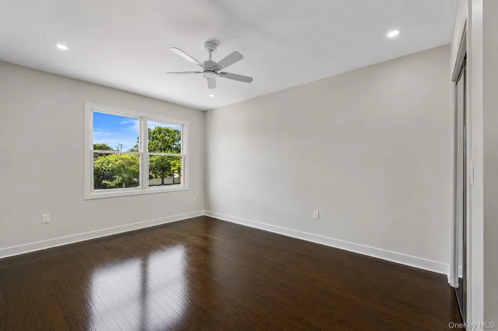 8341 Little Neck Parkway Glen Oaks, NY 11004