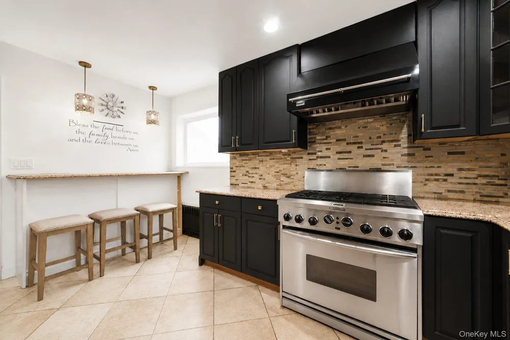 258-10 87th Road Floral Park, NY 11001