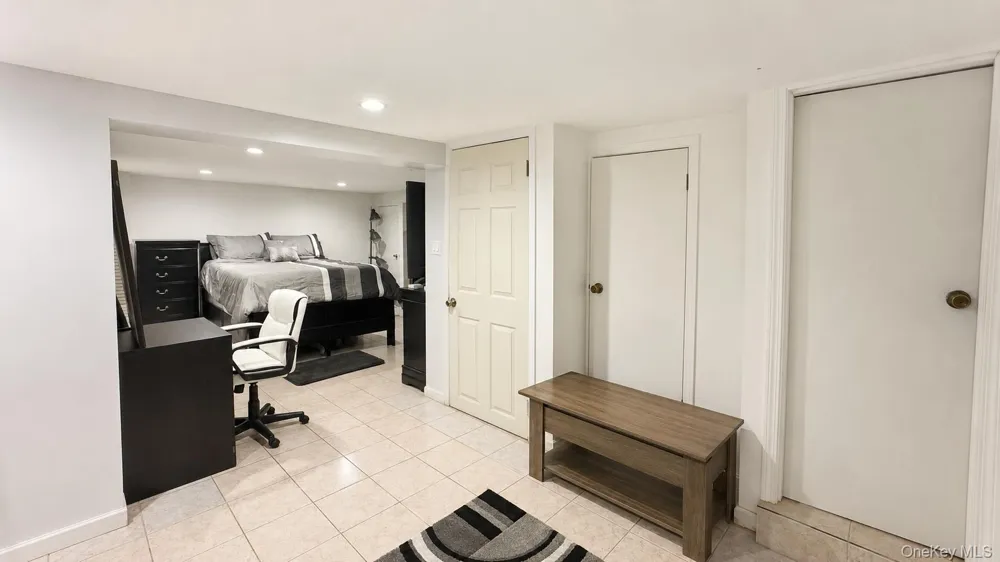 258-10 87th Road Floral Park, NY 11001