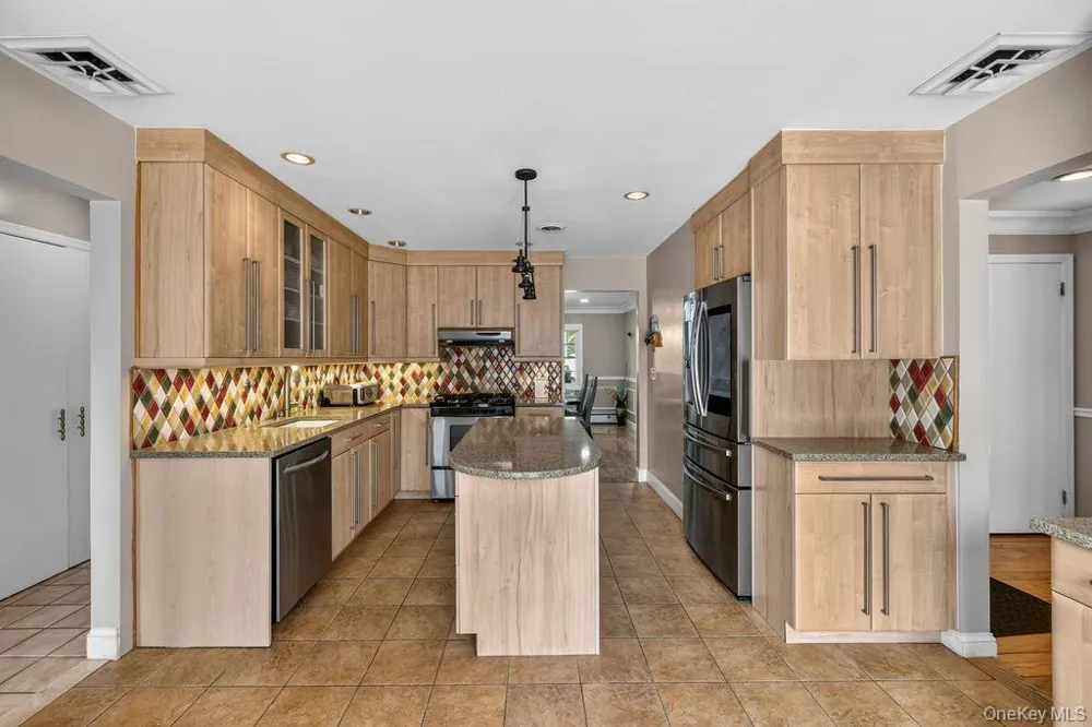 16 Yale Drive New City, NY 10956
