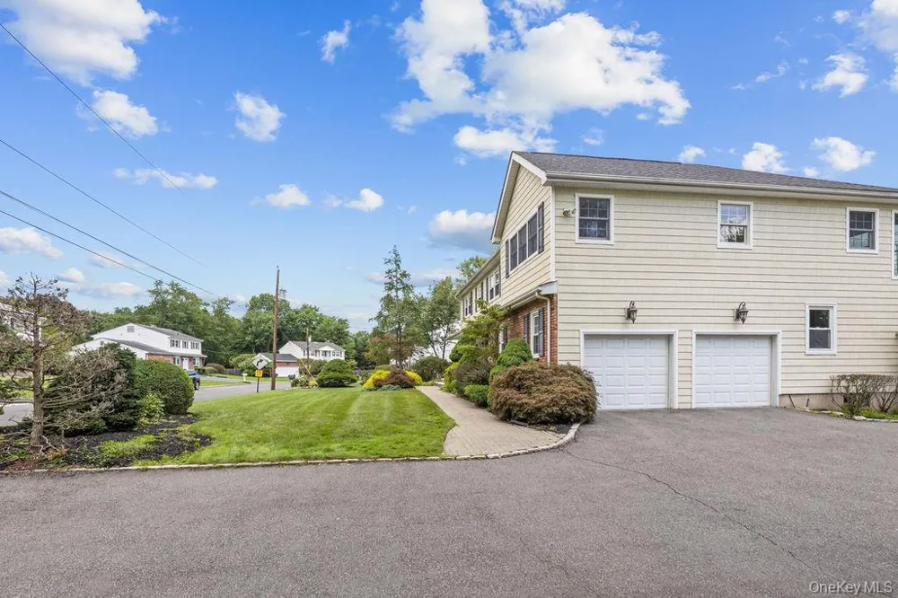 16 Yale Drive New City, NY 10956