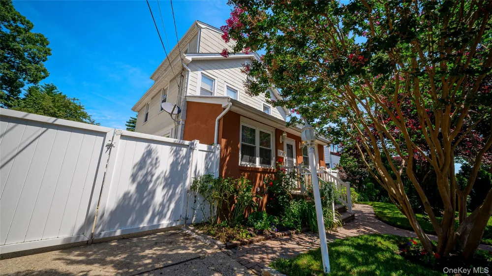 681 Stowe Avenue Baldwin, NY 11510