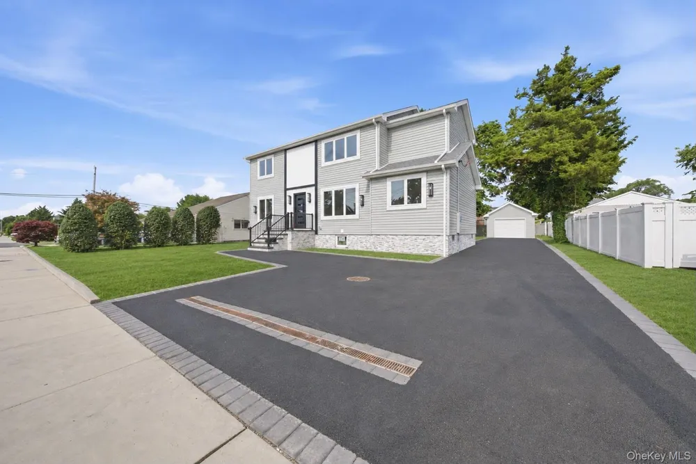 136 Udall Road West Islip, NY 11795