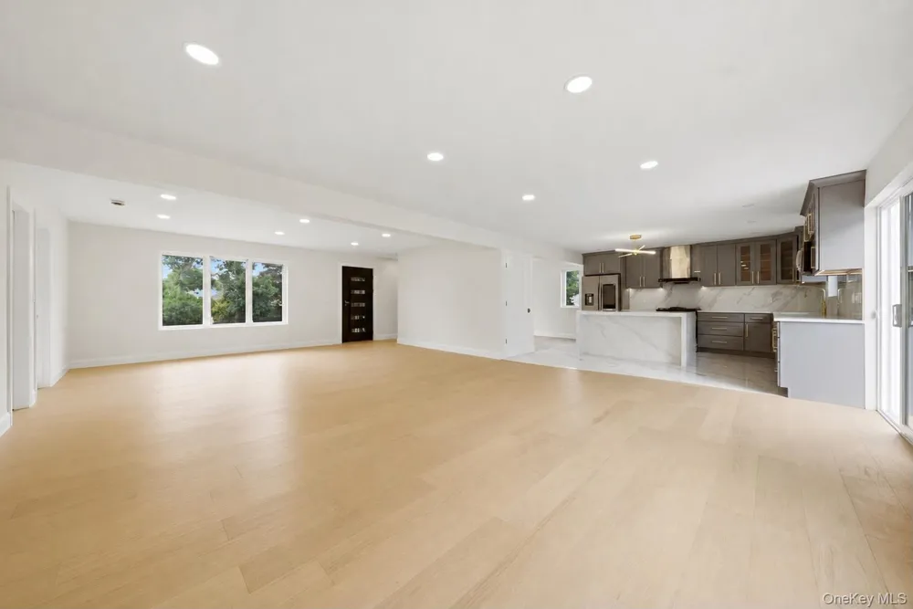136 Udall Road West Islip, NY 11795