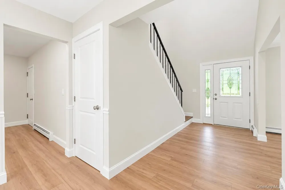11 Bates Lane Ridge, NY 11961