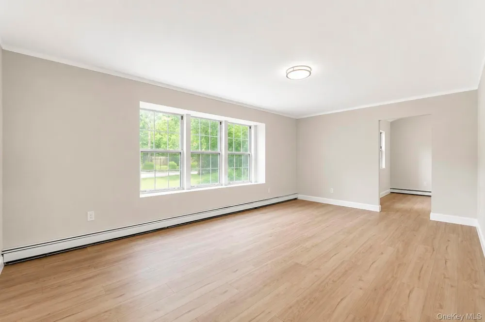 11 Bates Lane Ridge, NY 11961