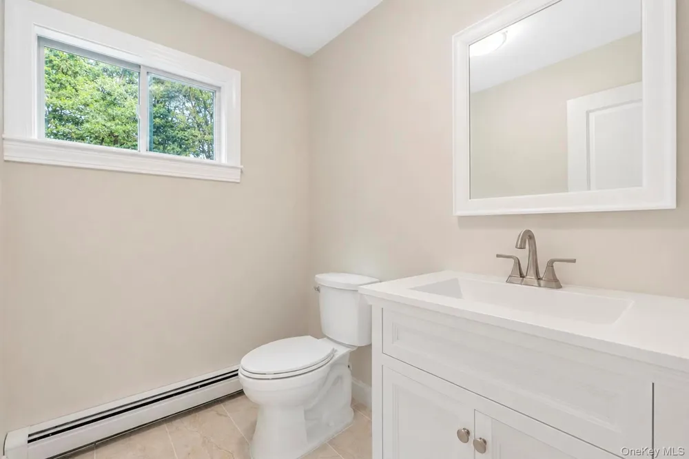 11 Bates Lane Ridge, NY 11961