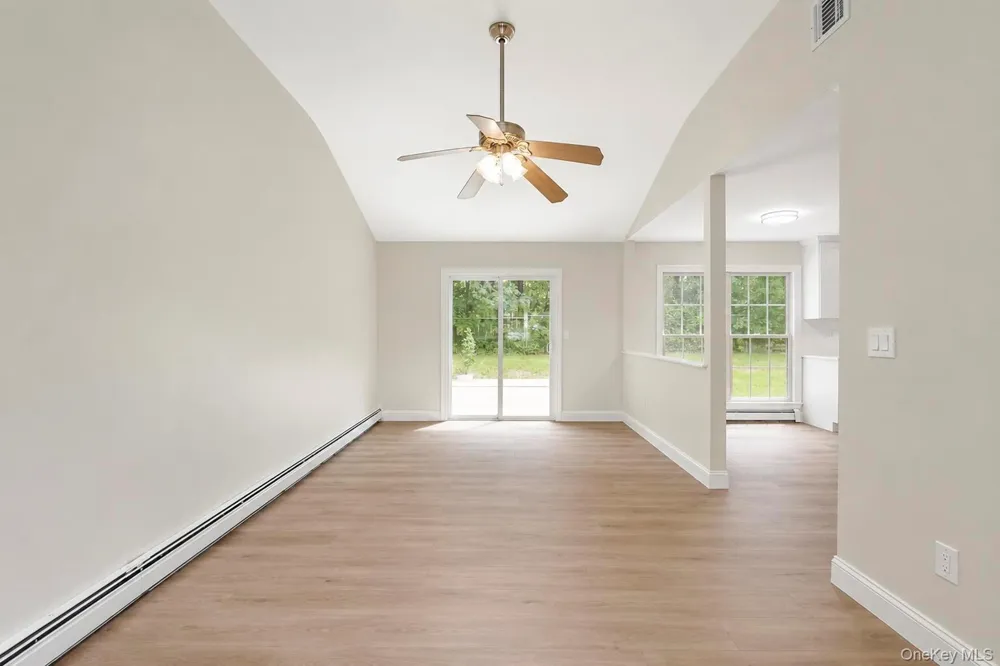 11 Bates Lane Ridge, NY 11961