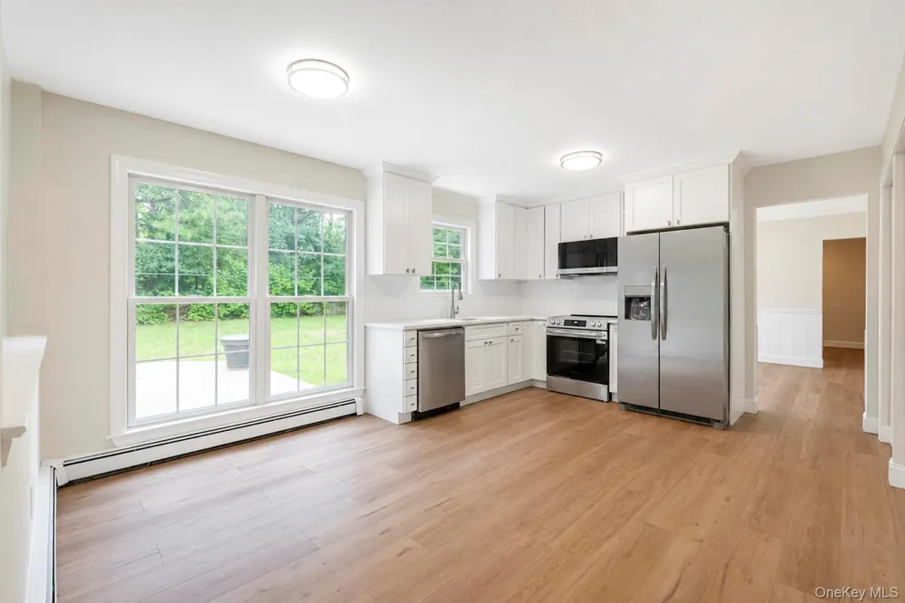 11 Bates Lane Ridge, NY 11961