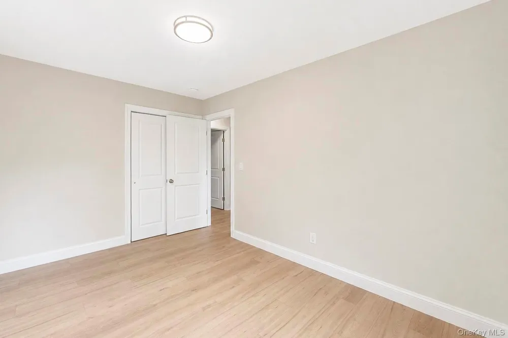 11 Bates Lane Ridge, NY 11961