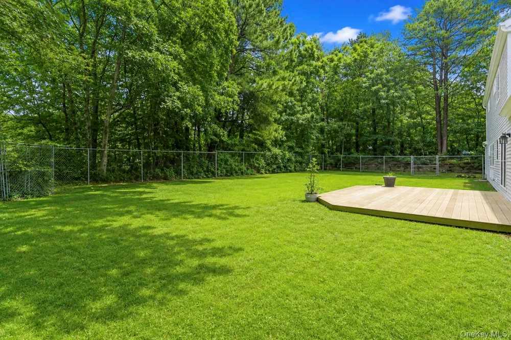 11 Bates Lane Ridge, NY 11961