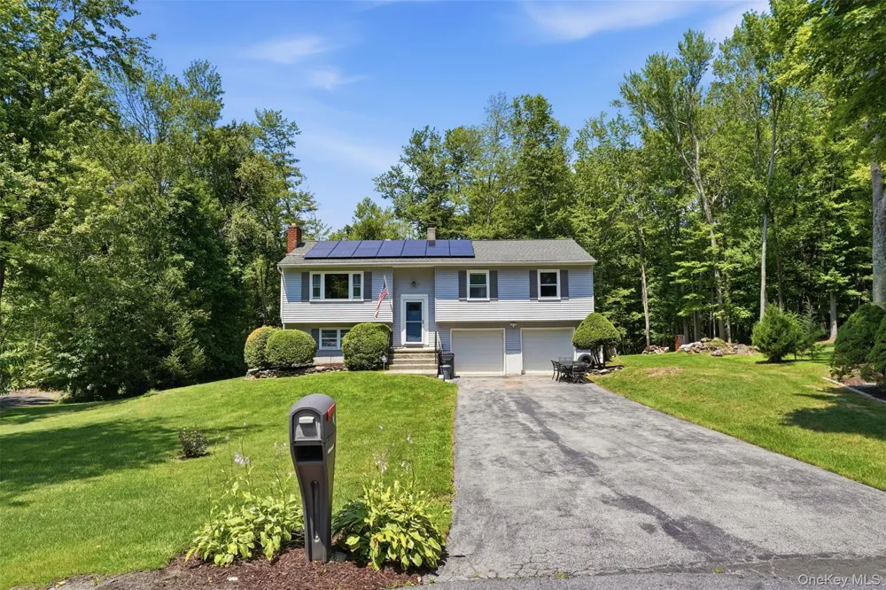 12 Talbot Drive Pleasant Valley, NY 12569