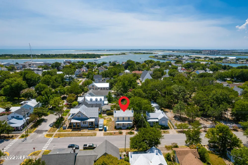 212 Broad Street Beaufort, NC 28516