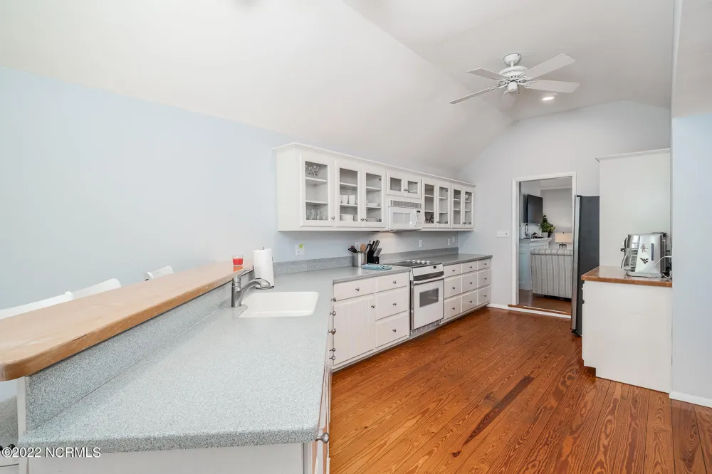 212 Broad Street Beaufort, NC 28516