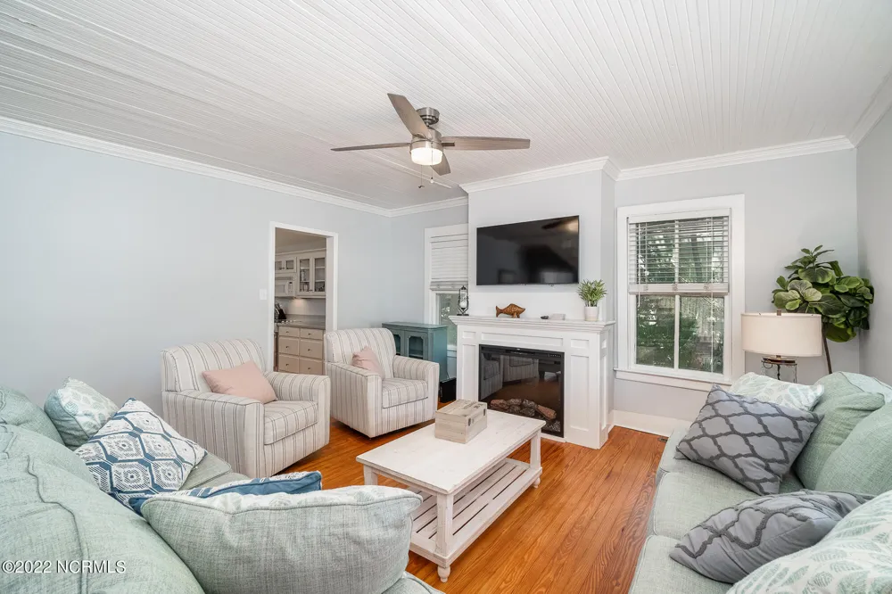 212 Broad Street Beaufort, NC 28516