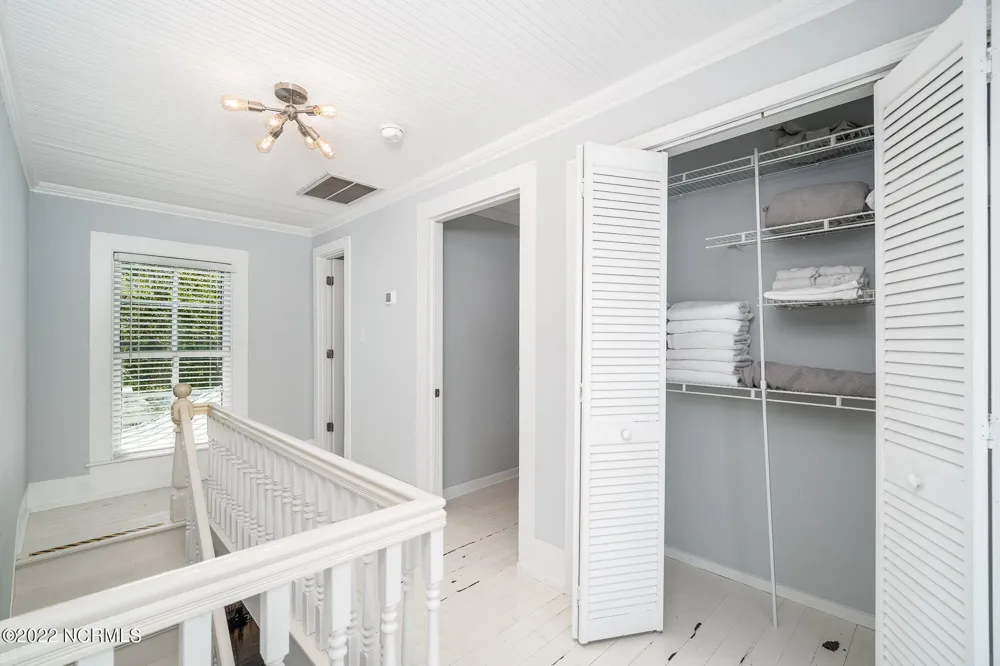 212 Broad Street Beaufort, NC 28516