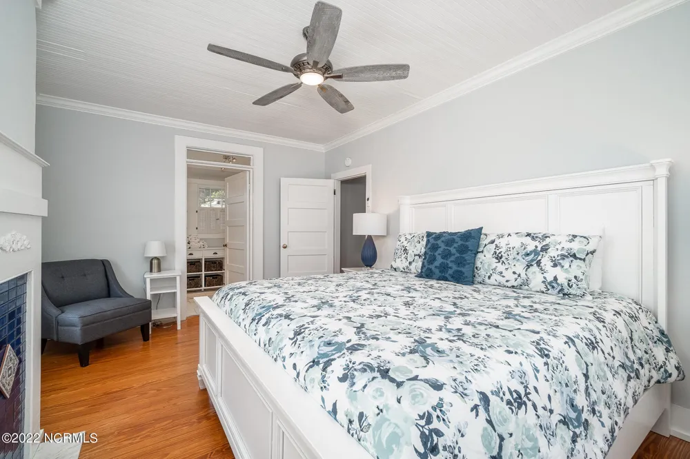 212 Broad Street Beaufort, NC 28516