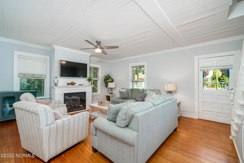 212 Broad Street Beaufort, NC 28516