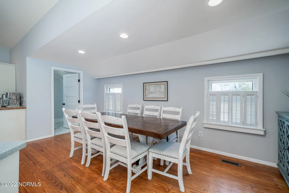 212 Broad Street Beaufort, NC 28516