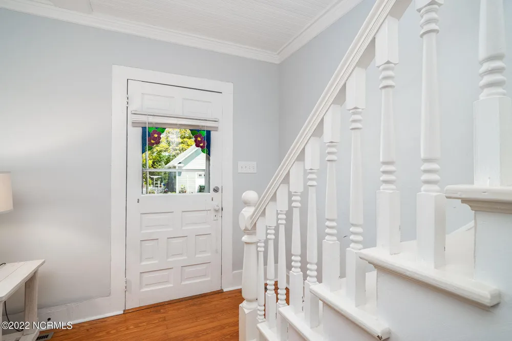 212 Broad Street Beaufort, NC 28516