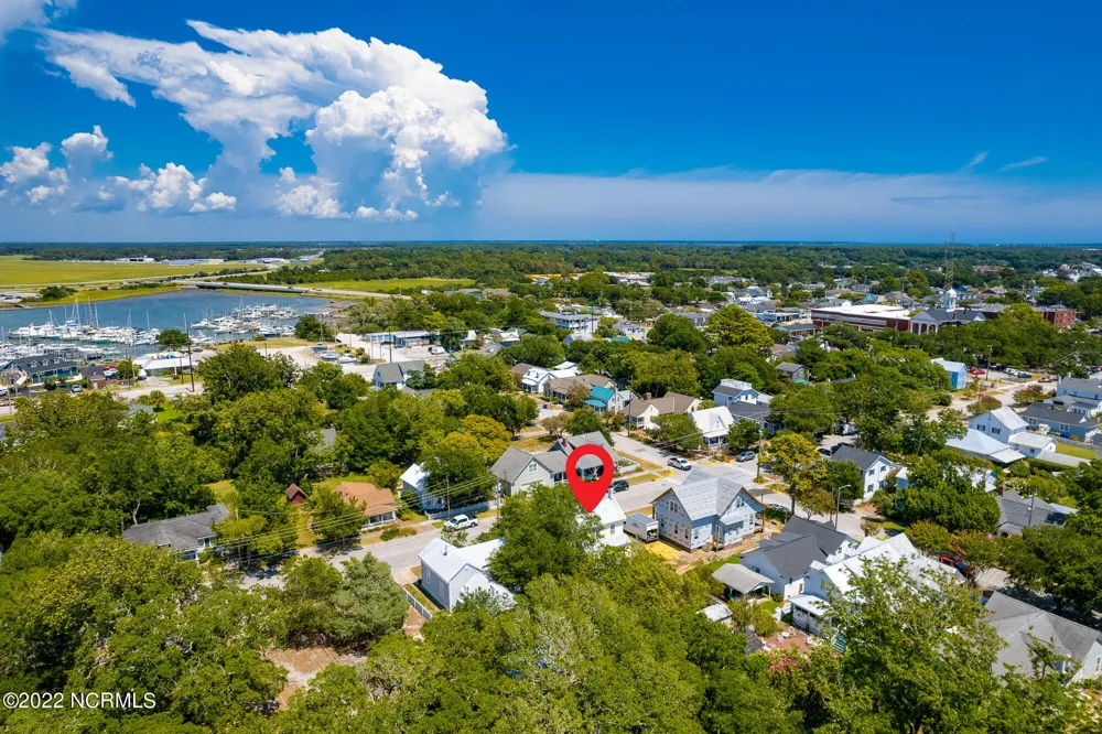 212 Broad Street Beaufort, NC 28516