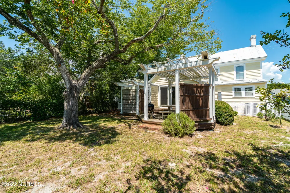 212 Broad Street Beaufort, NC 28516