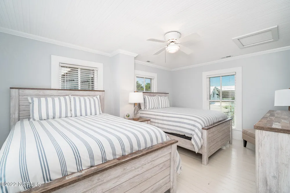 212 Broad Street Beaufort, NC 28516
