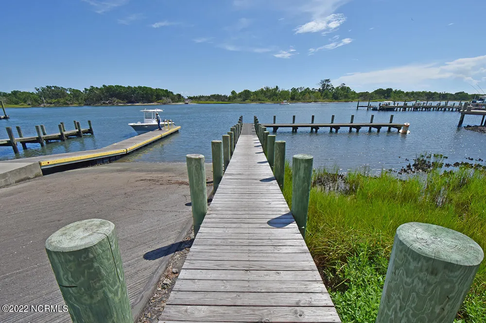 212 Broad Street Beaufort, NC 28516
