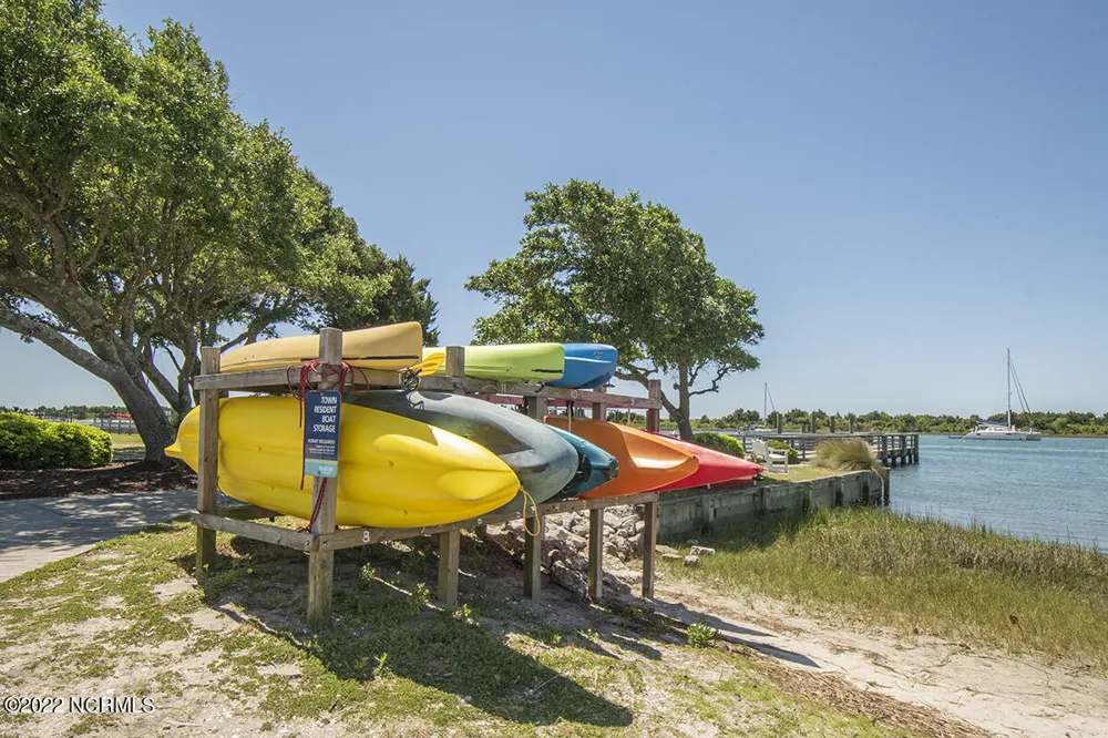 212 Broad Street Beaufort, NC 28516