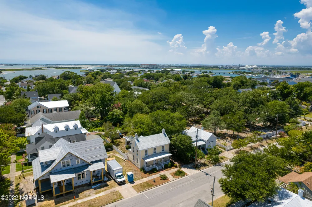212 Broad Street Beaufort, NC 28516